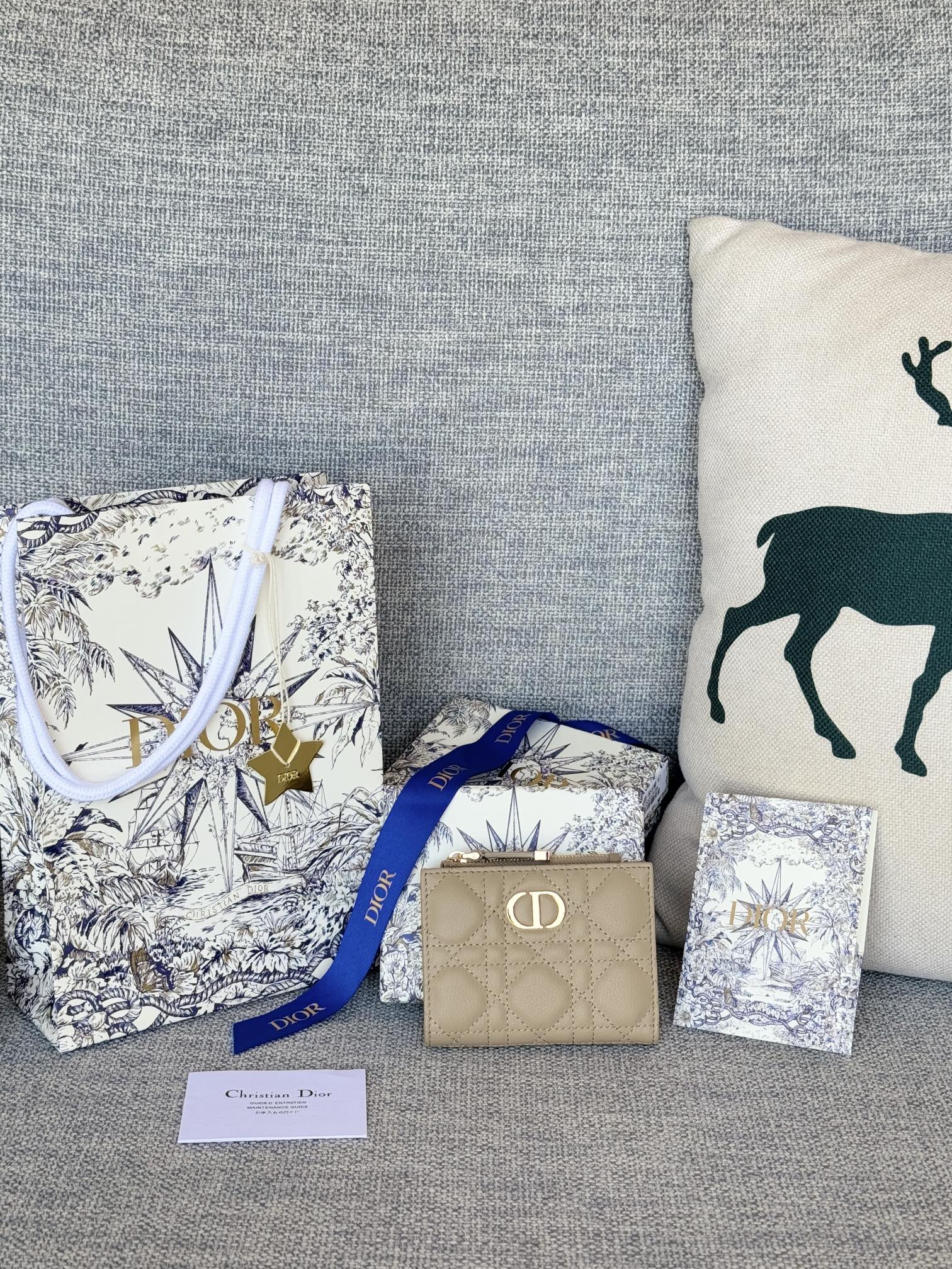 Dior  Caro Dahlia 지갑 S5173UBHZ 11.5x9x2cm