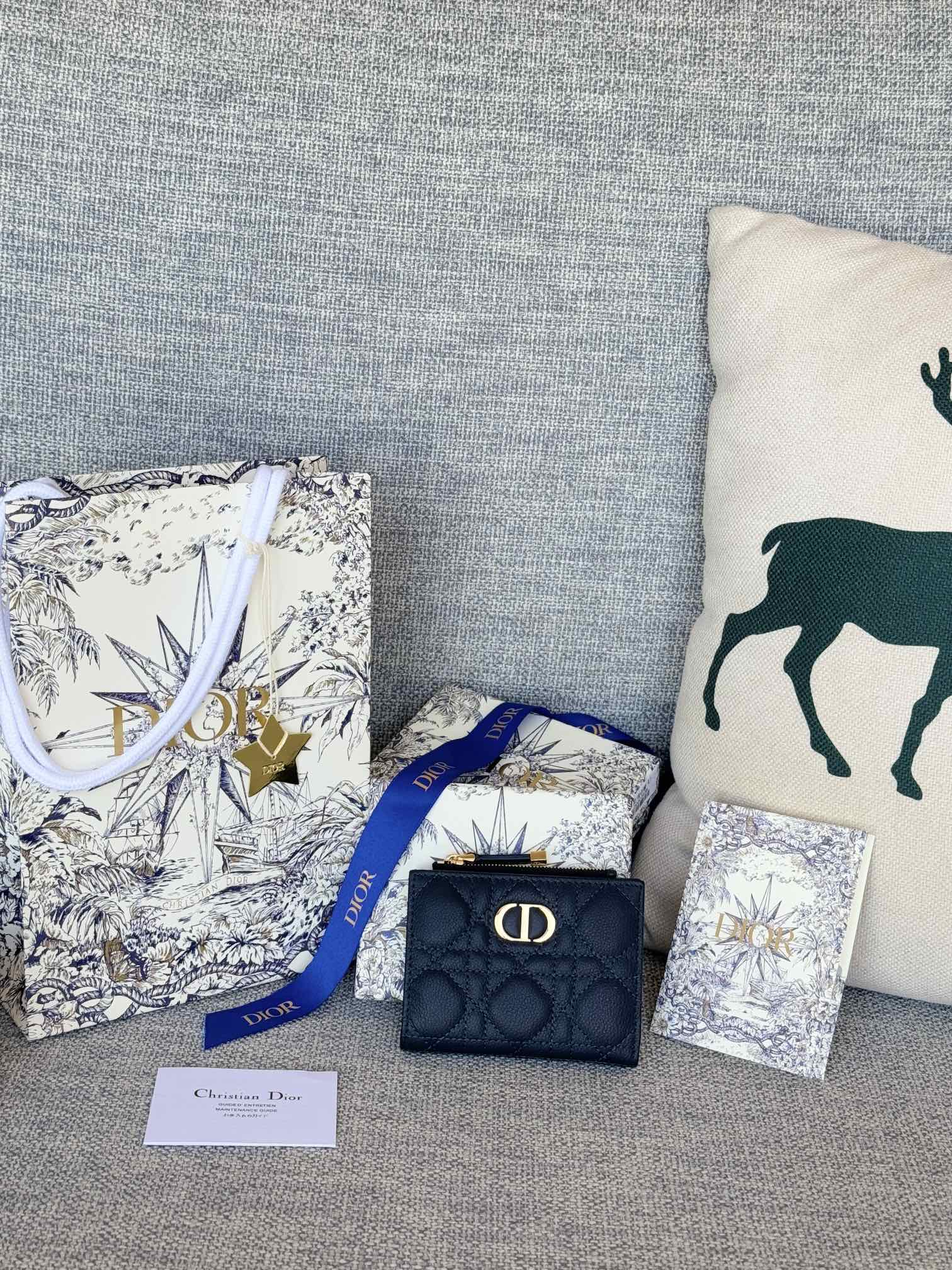 Dior  Caro Dahlia 지갑 S5173UBHZ 11.5x9x2cm