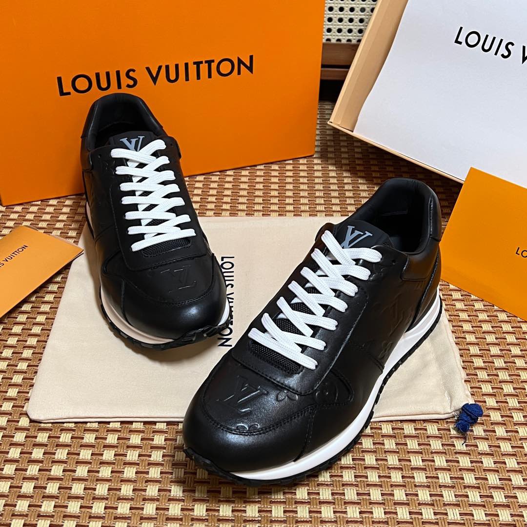 루이비통 Run Away 스니커즈
