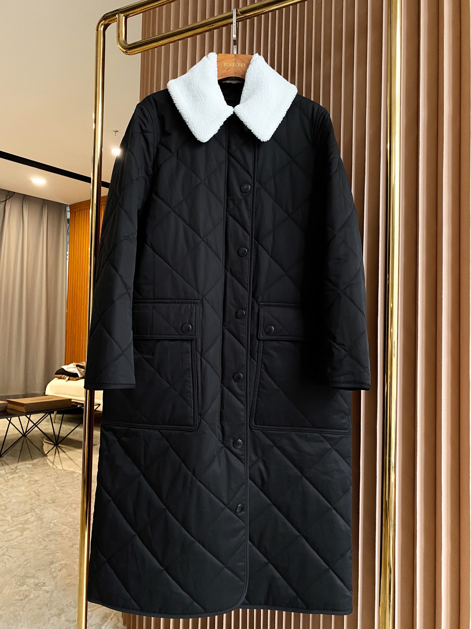 버버리 캠프타운 롱 퀼티드 개버딘 여성 코트