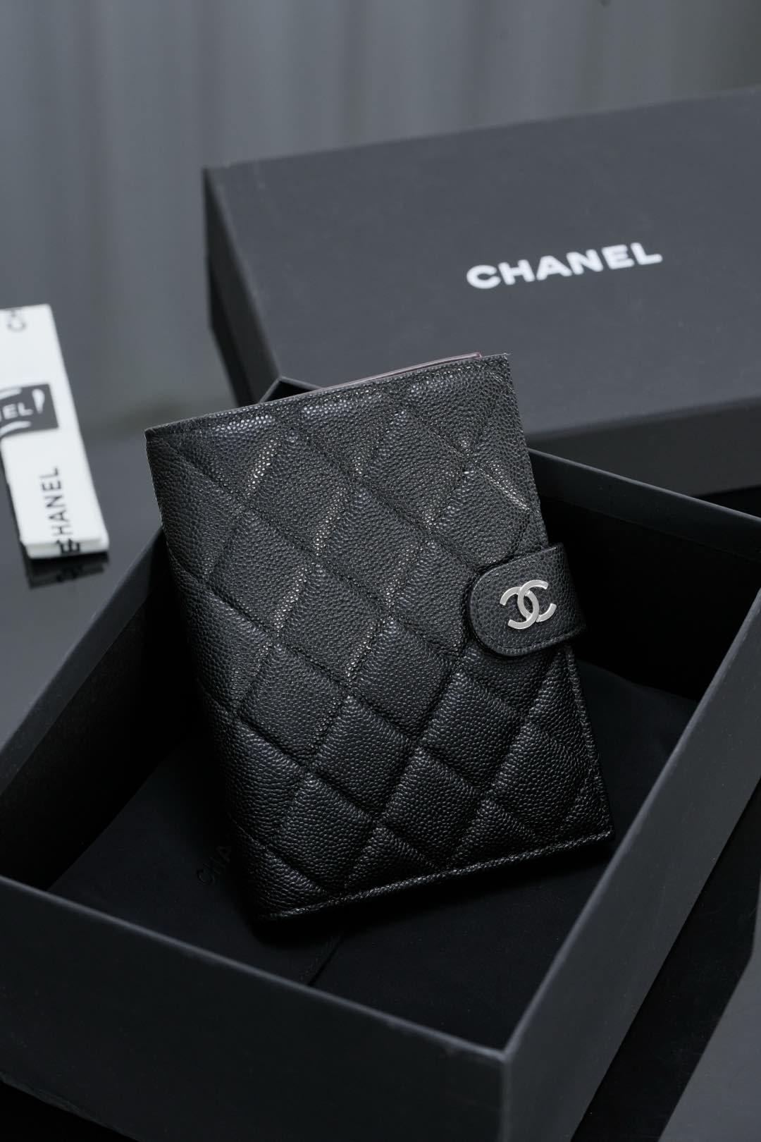 샤❤넬 클래식 여권 케이스 캐비어  AP3791