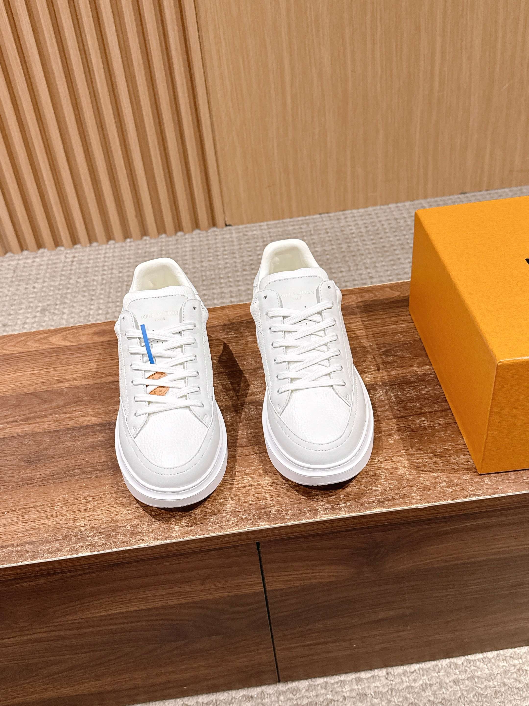 루이비통 베버리힐즈 스니커즈 1A8V3J