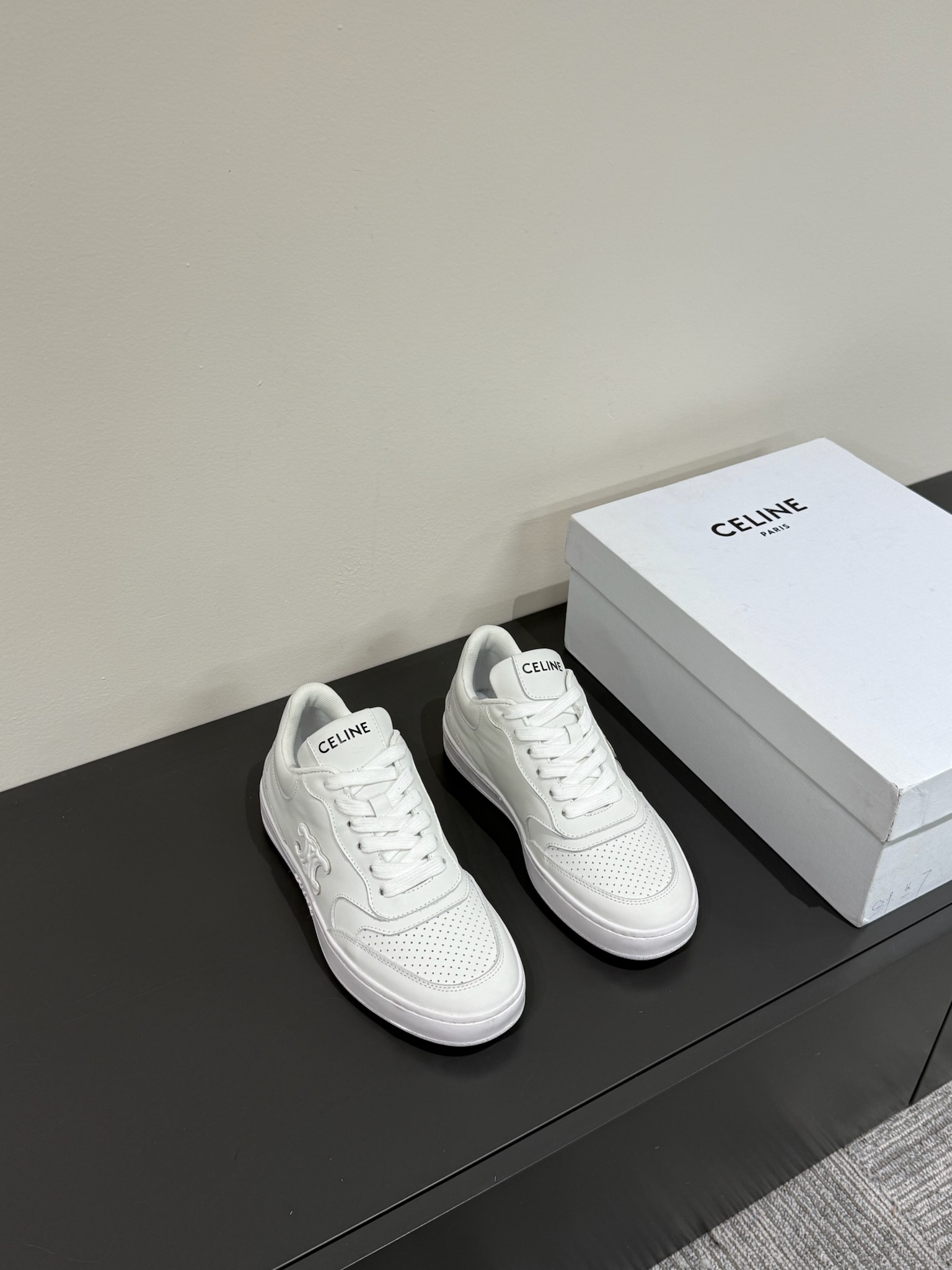 셀린느 스니커즈