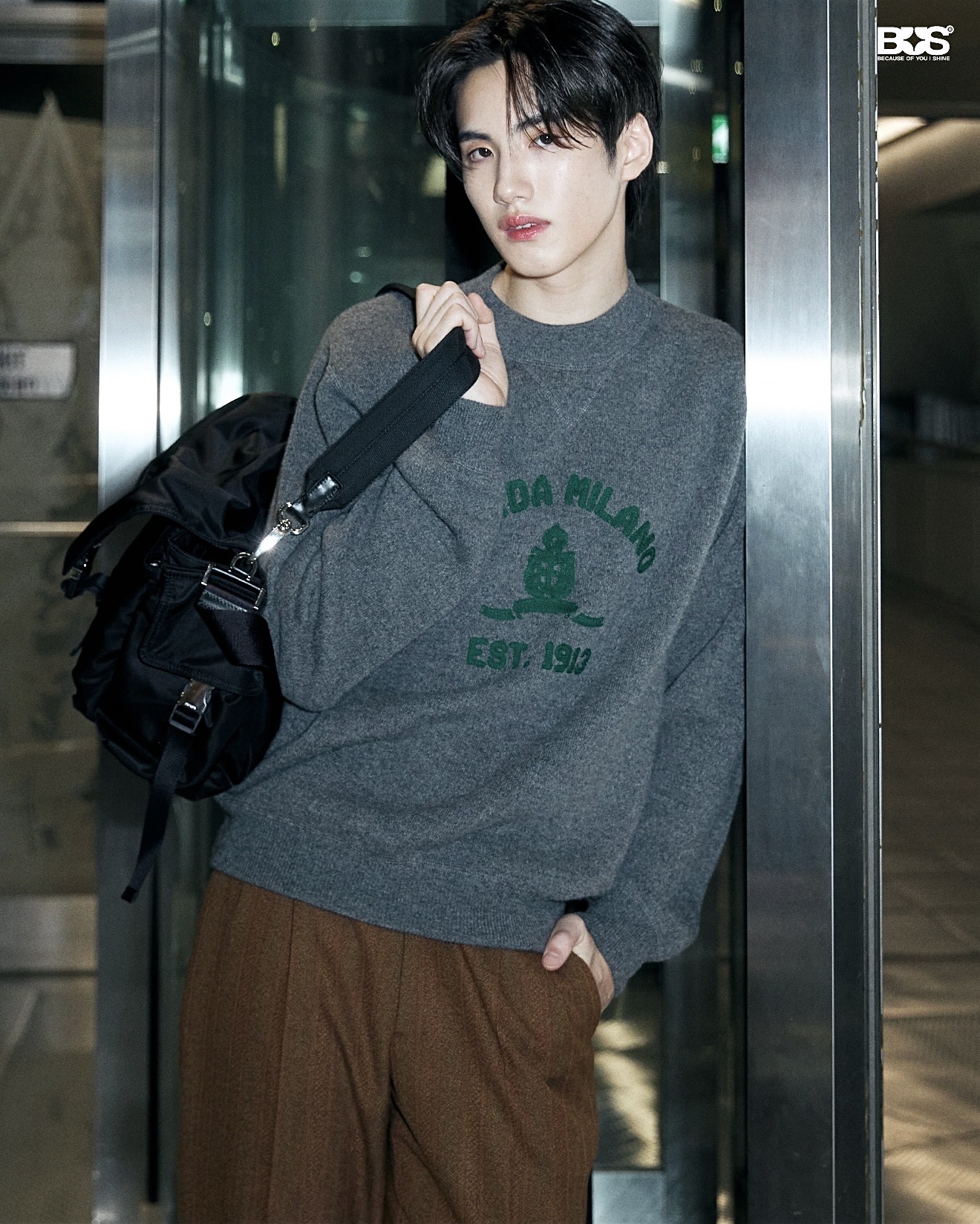 프라다 자수 크루넥 스웨터