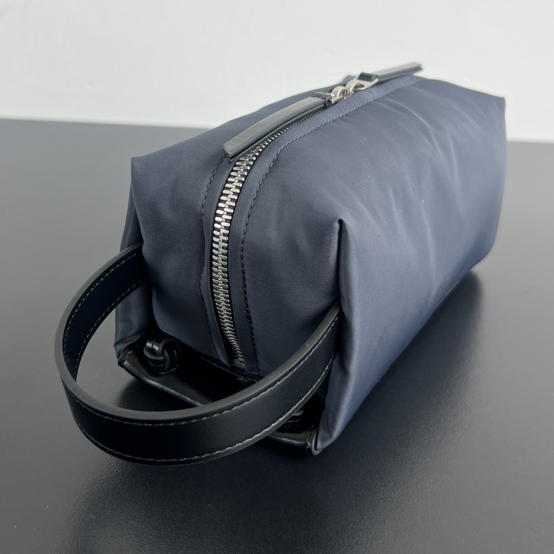 보테가베네타 도쿄 미니 화장품 파우치 806369 20x10x9cm