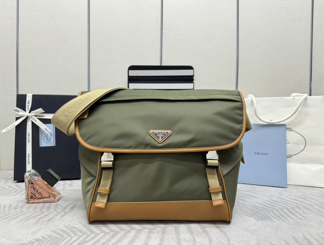 프라다 리나일론 메신저 크로스백  2VD052  28.5×30×14.5cm