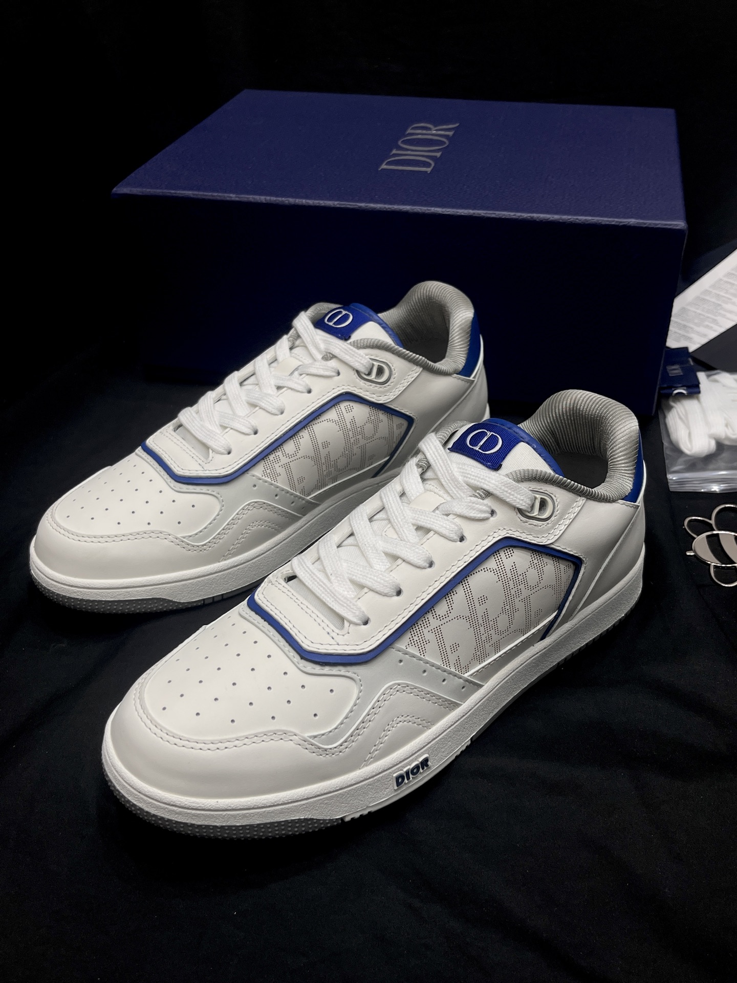 디올 남자 B27 로우탑 스니커즈