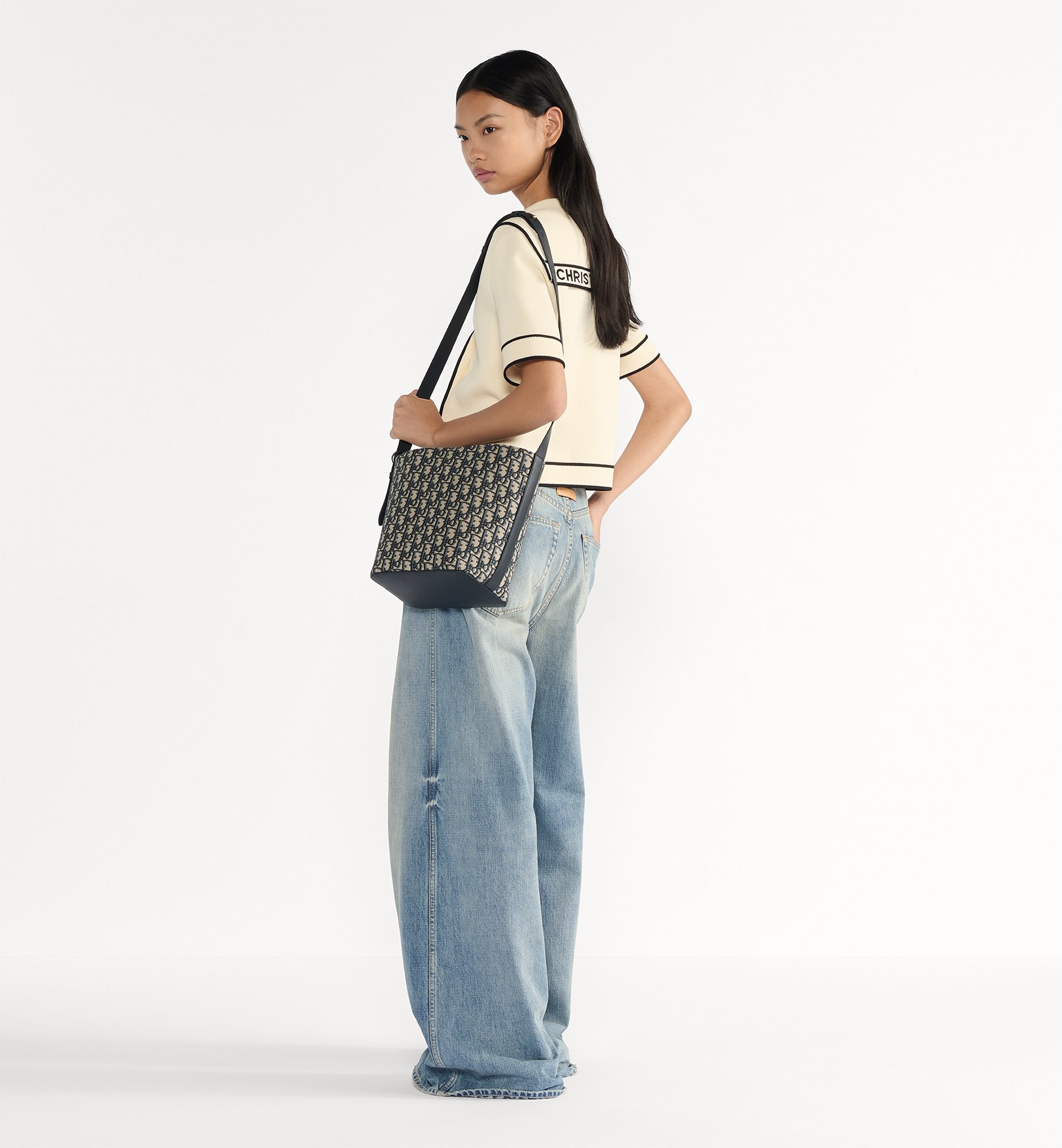 Diorstar 스몰 버킷백  M2854UTZQ_M928