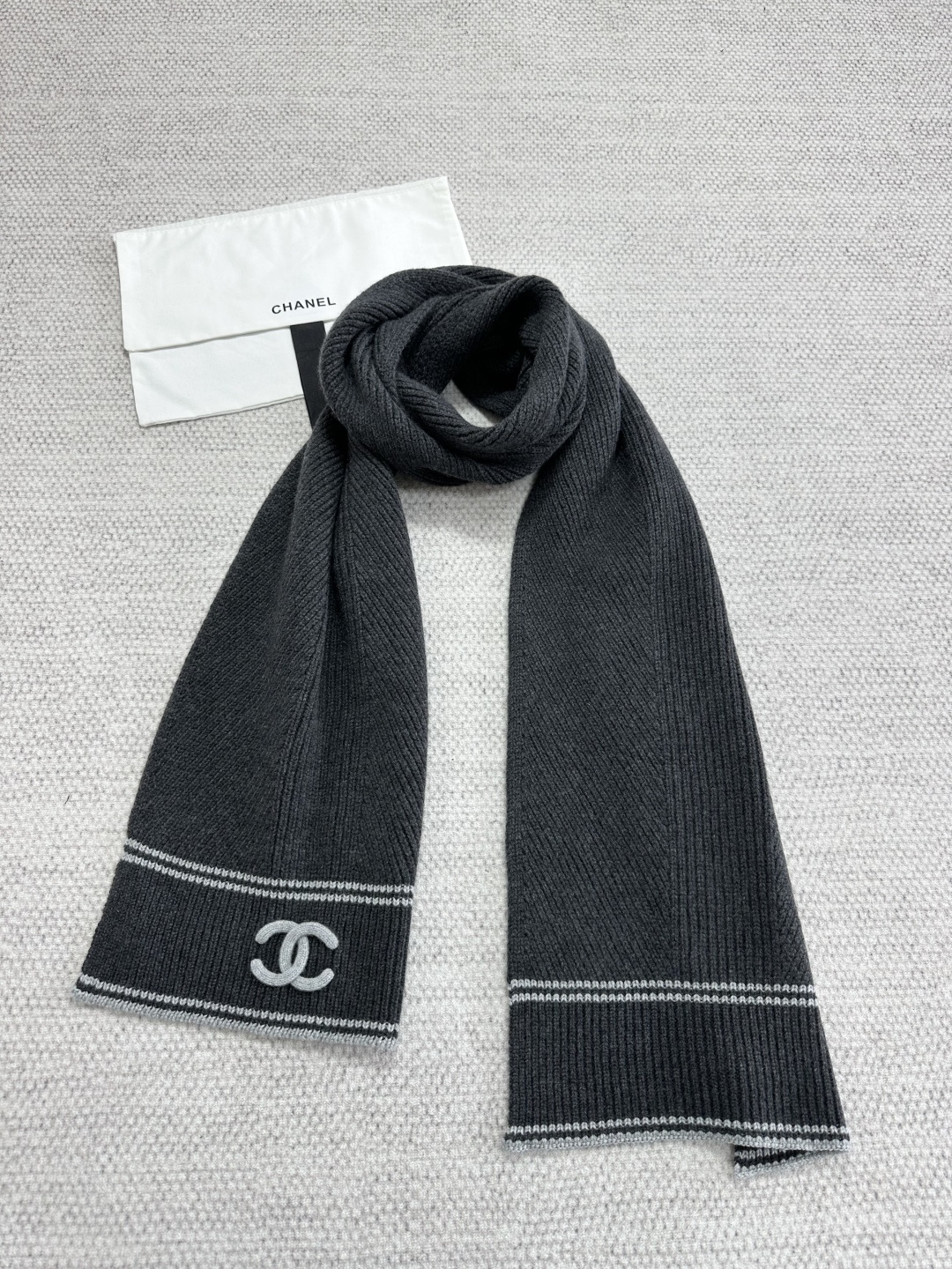 샤❤넬 25B 겨울 코디에 화사함을 더하다