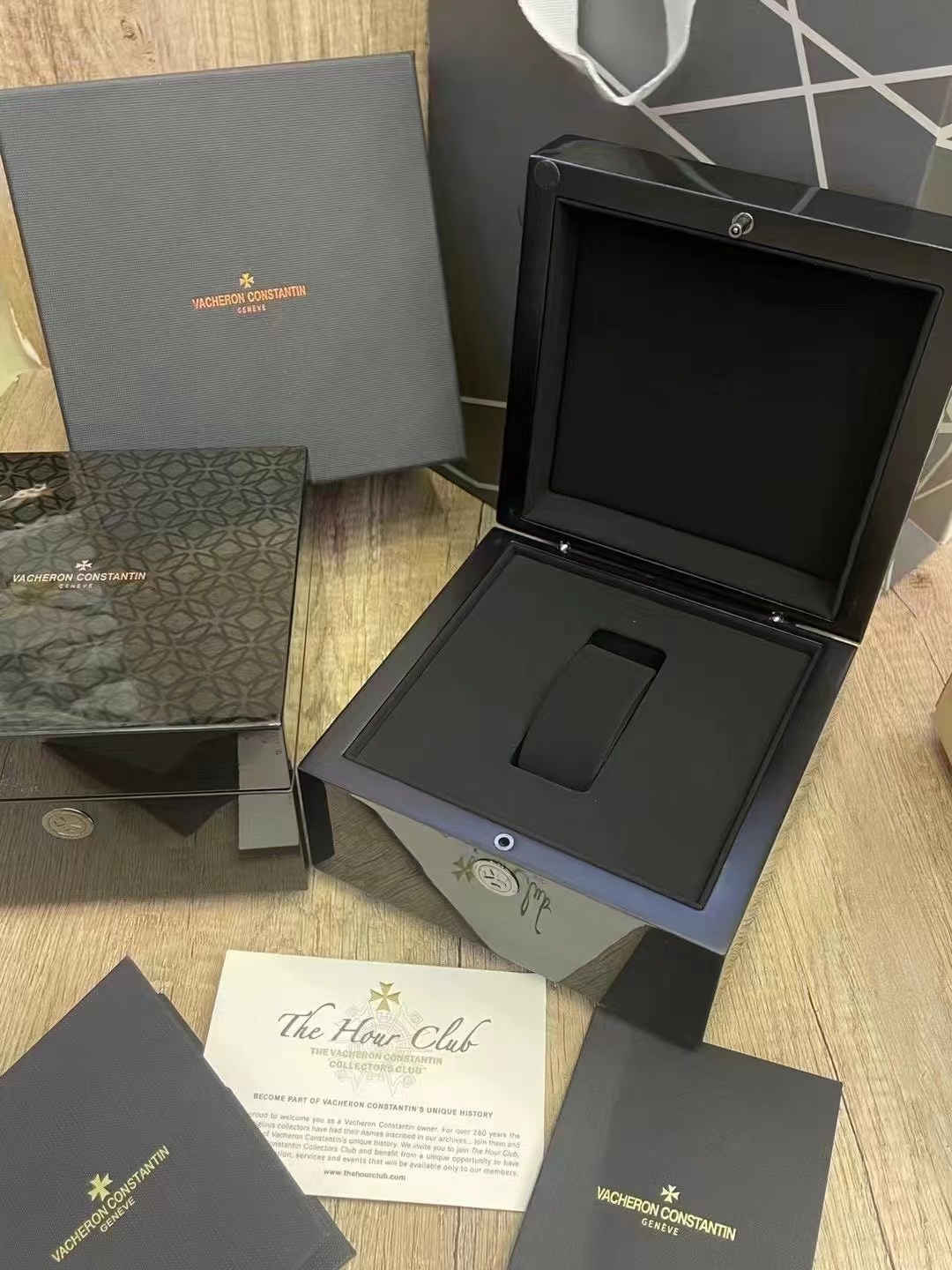 바쉐론 콘스탄틴  패키지 박스