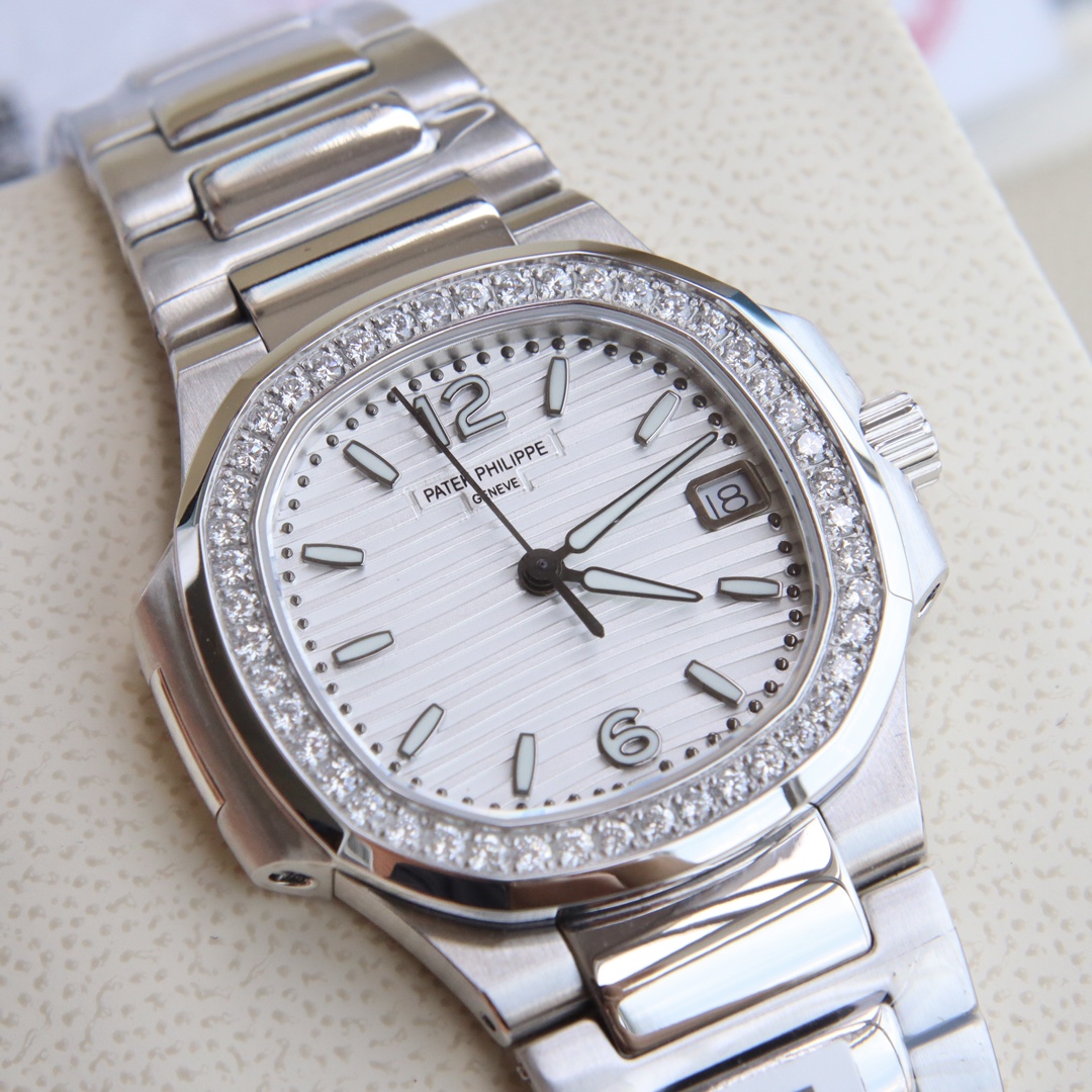 파텍 필립 노틸러스 32mm｜다이아몬드