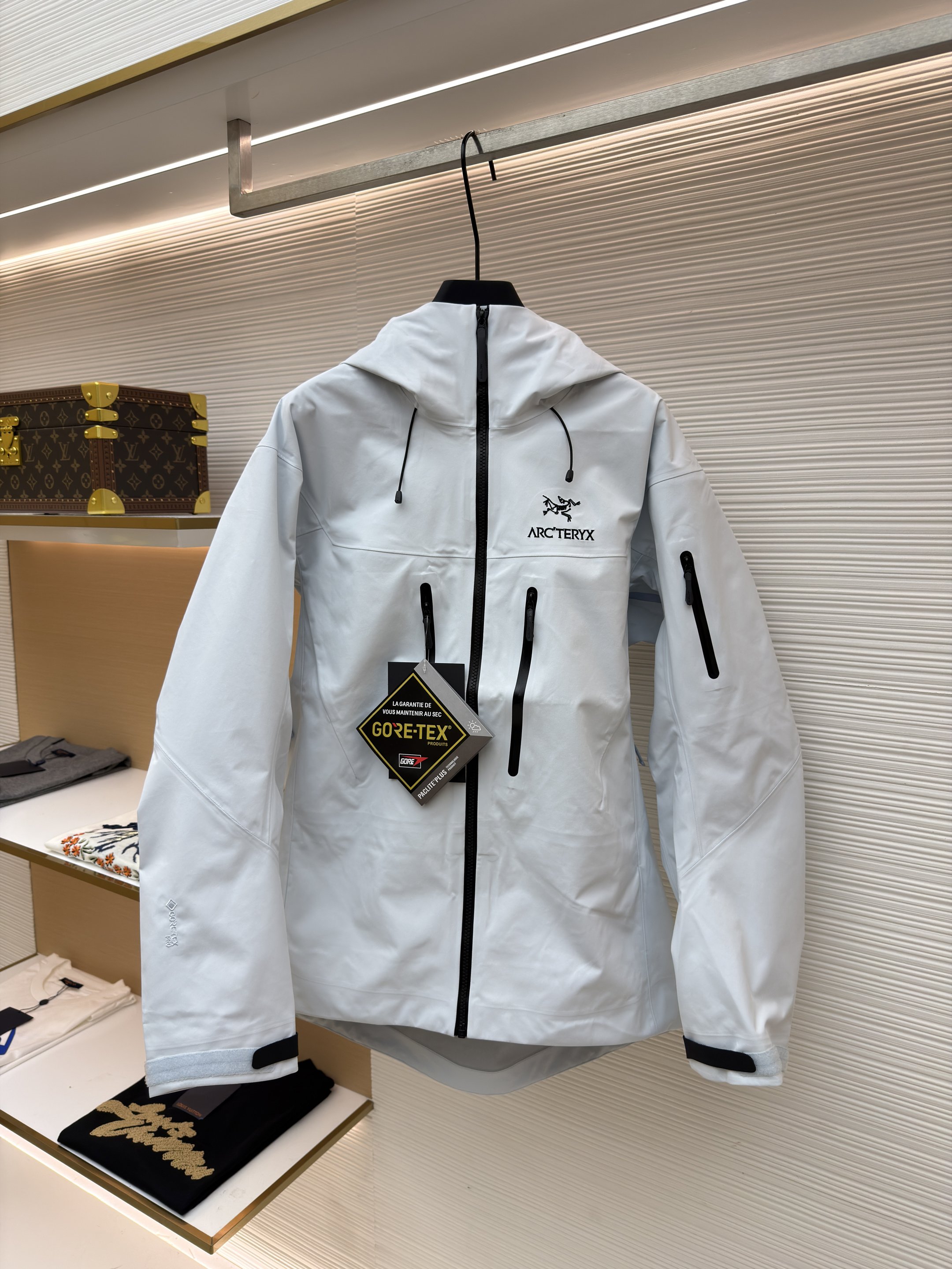 아크테릭스 [ARC'TERYX] 수입고급 알파 SV 7 자켓