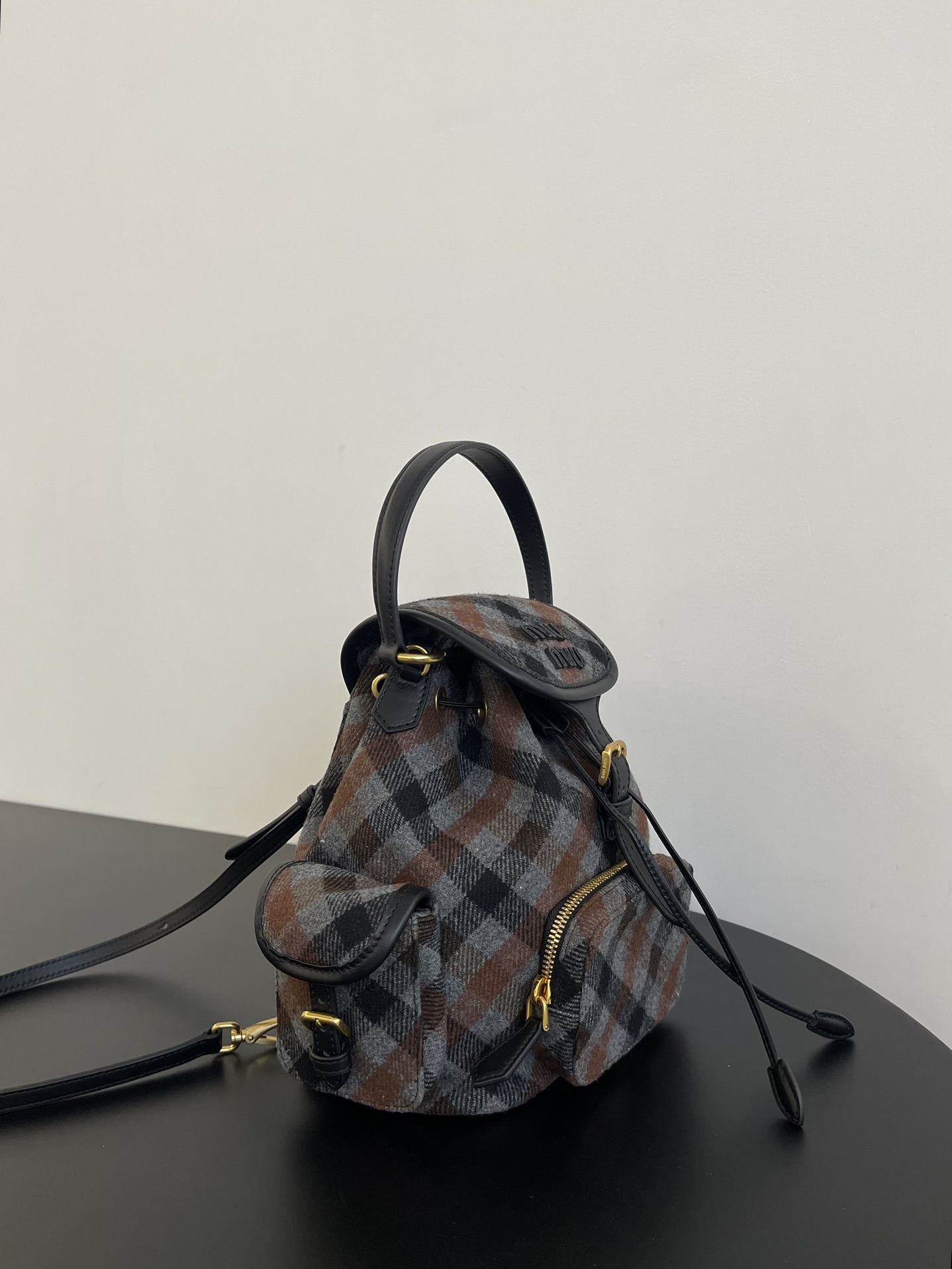 미우 미우 플래드 레더 백팩 22*18*11.5