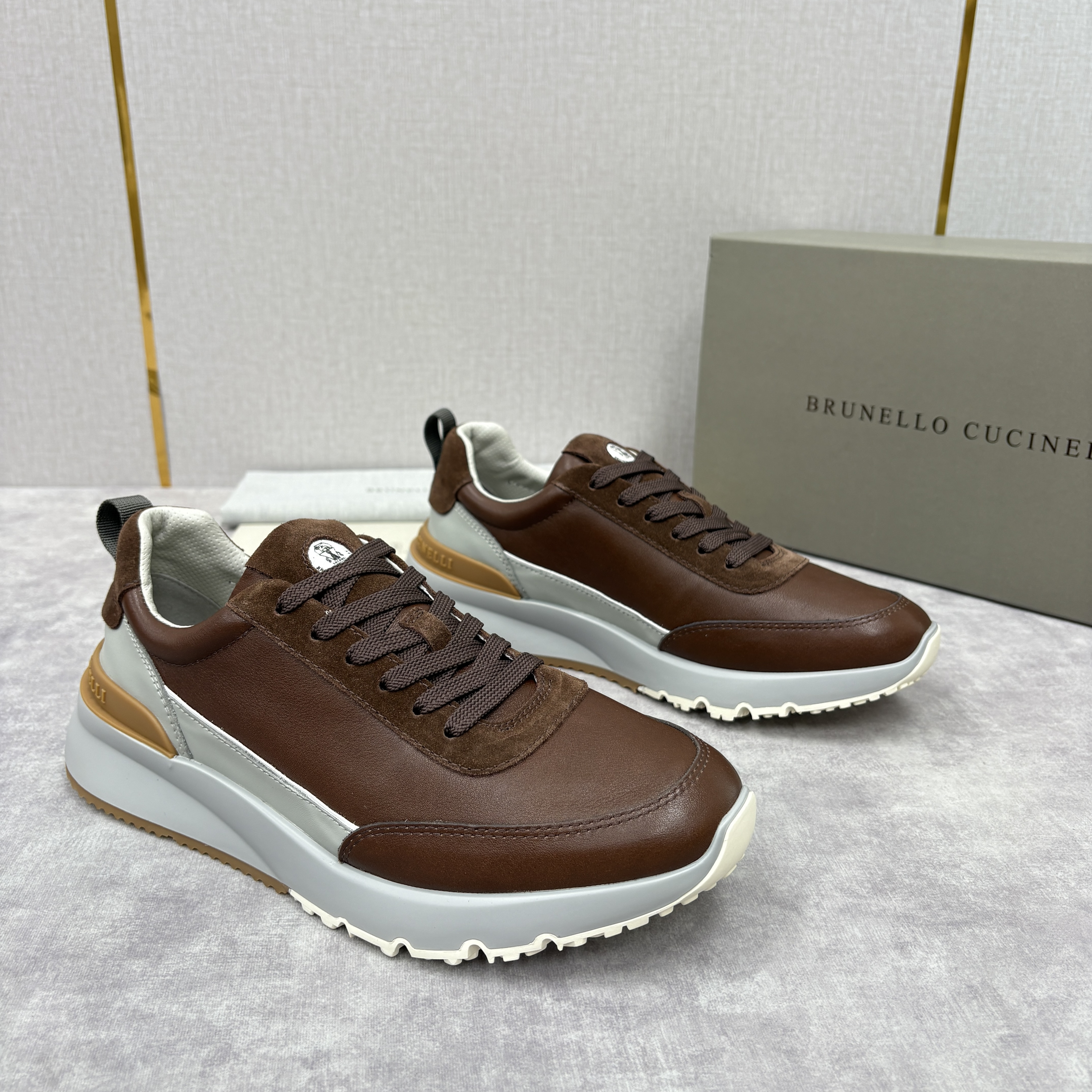 Brunello Cucinelli 로우탑 스니커즈