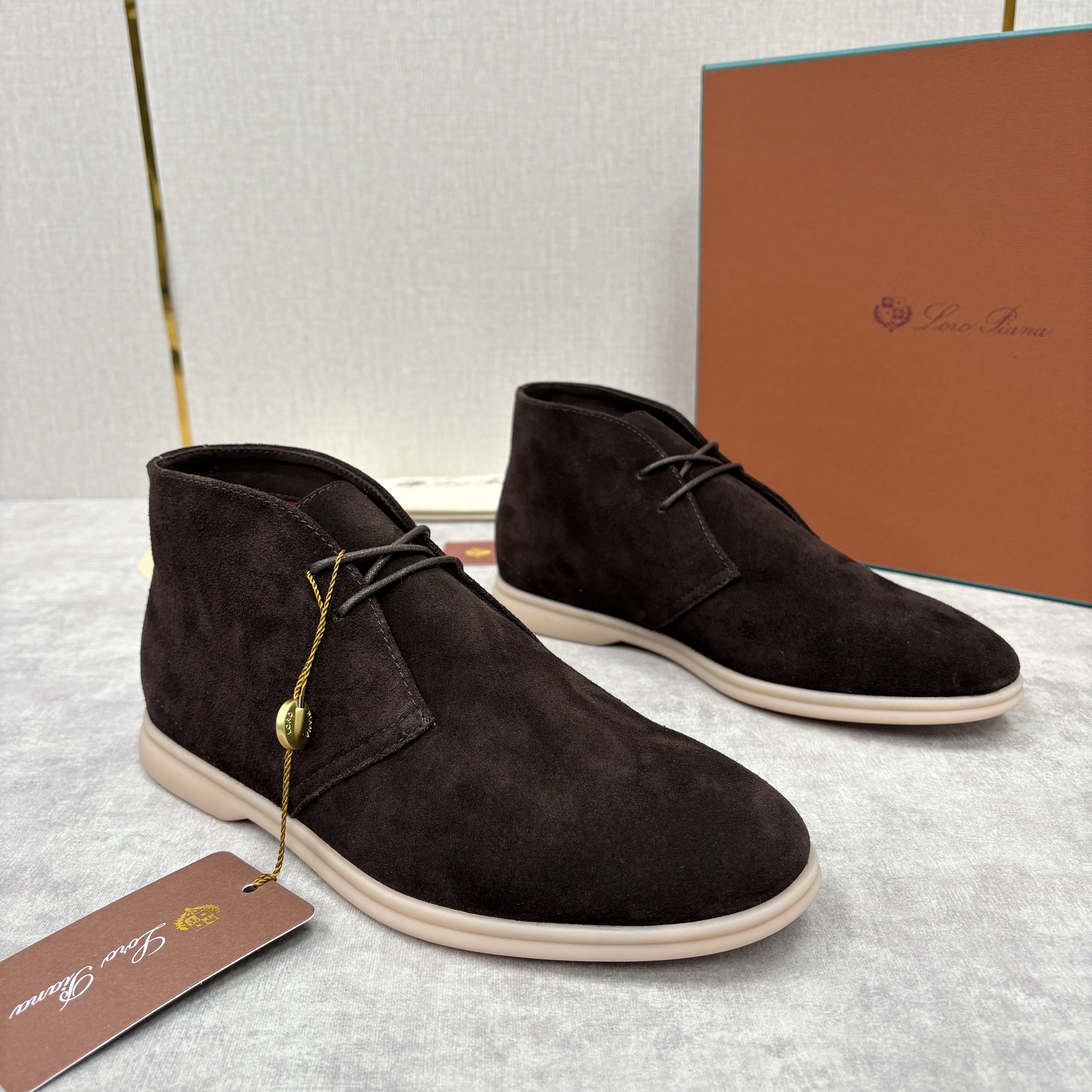 스웨이드 추카 부츠