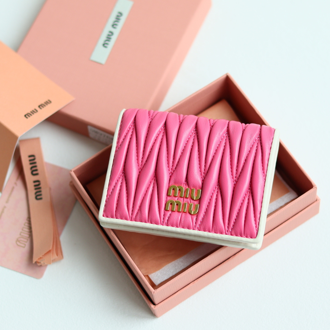 미우미우 로고 레터링 카드홀더