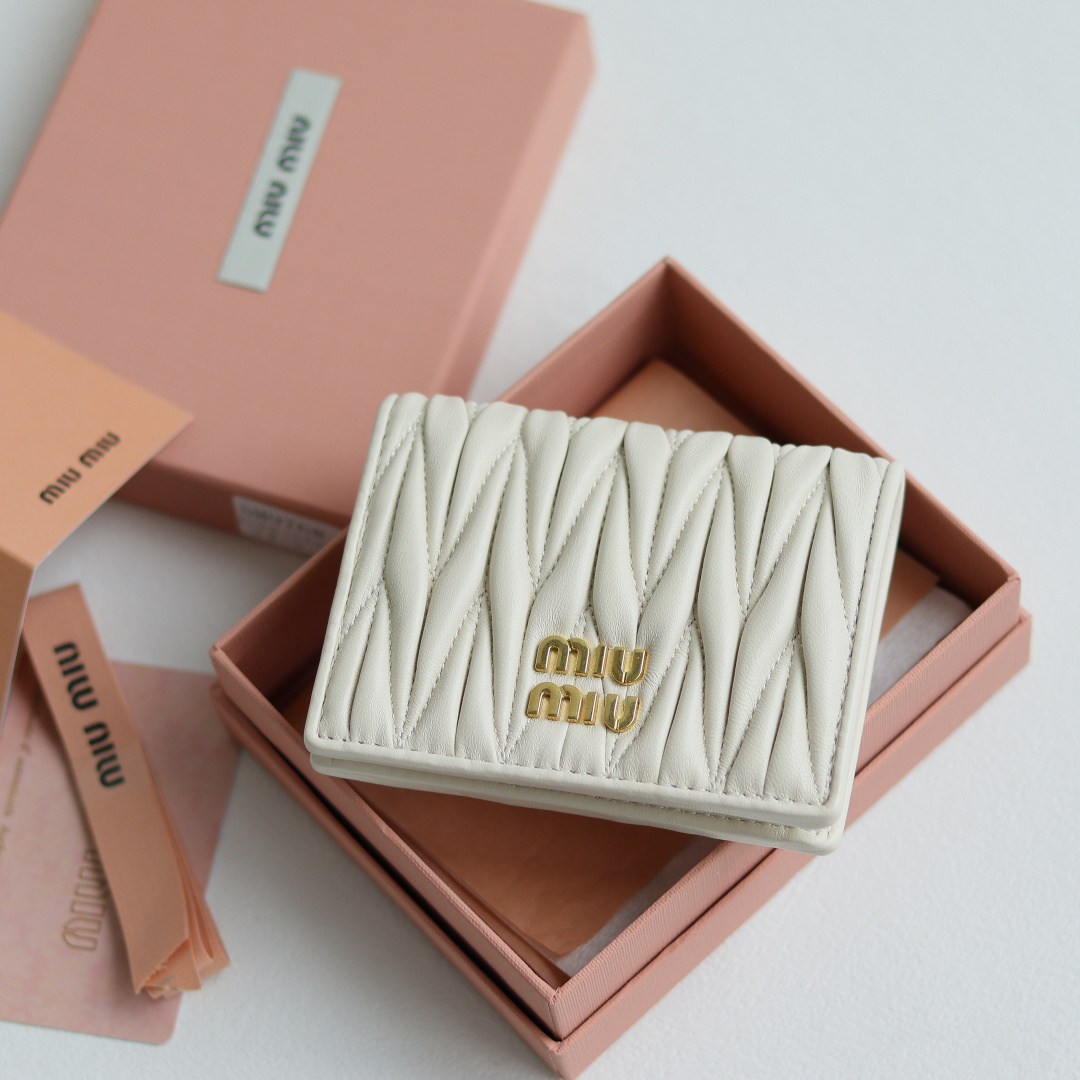 미우미우 로고 레터링 카드홀더