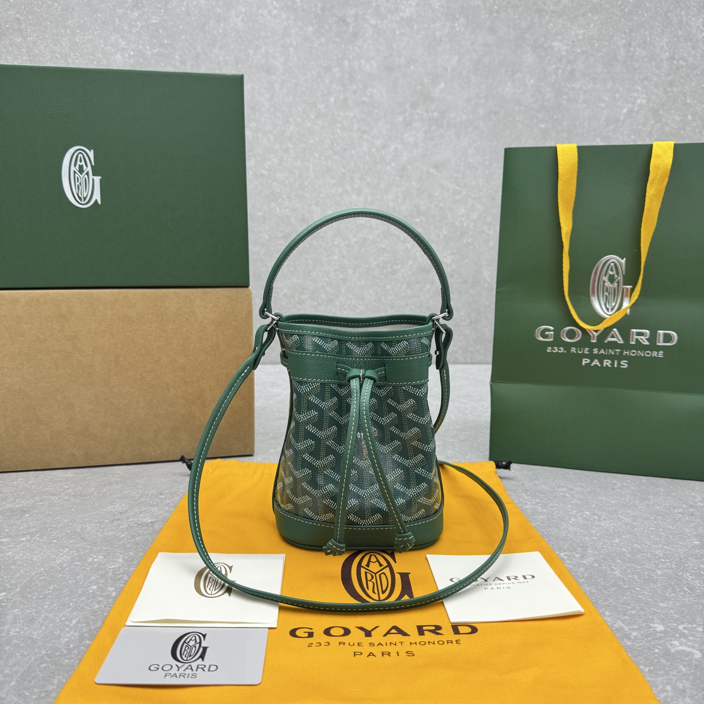 고야드 가방 여성용 쁘띠 플롯 버킷백 미니 PEFLOTMINTY  12×10×24cm