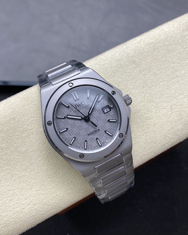 GH l 9015무브먼트  l 40mm l 인제니어 오토매틱 - IW323904