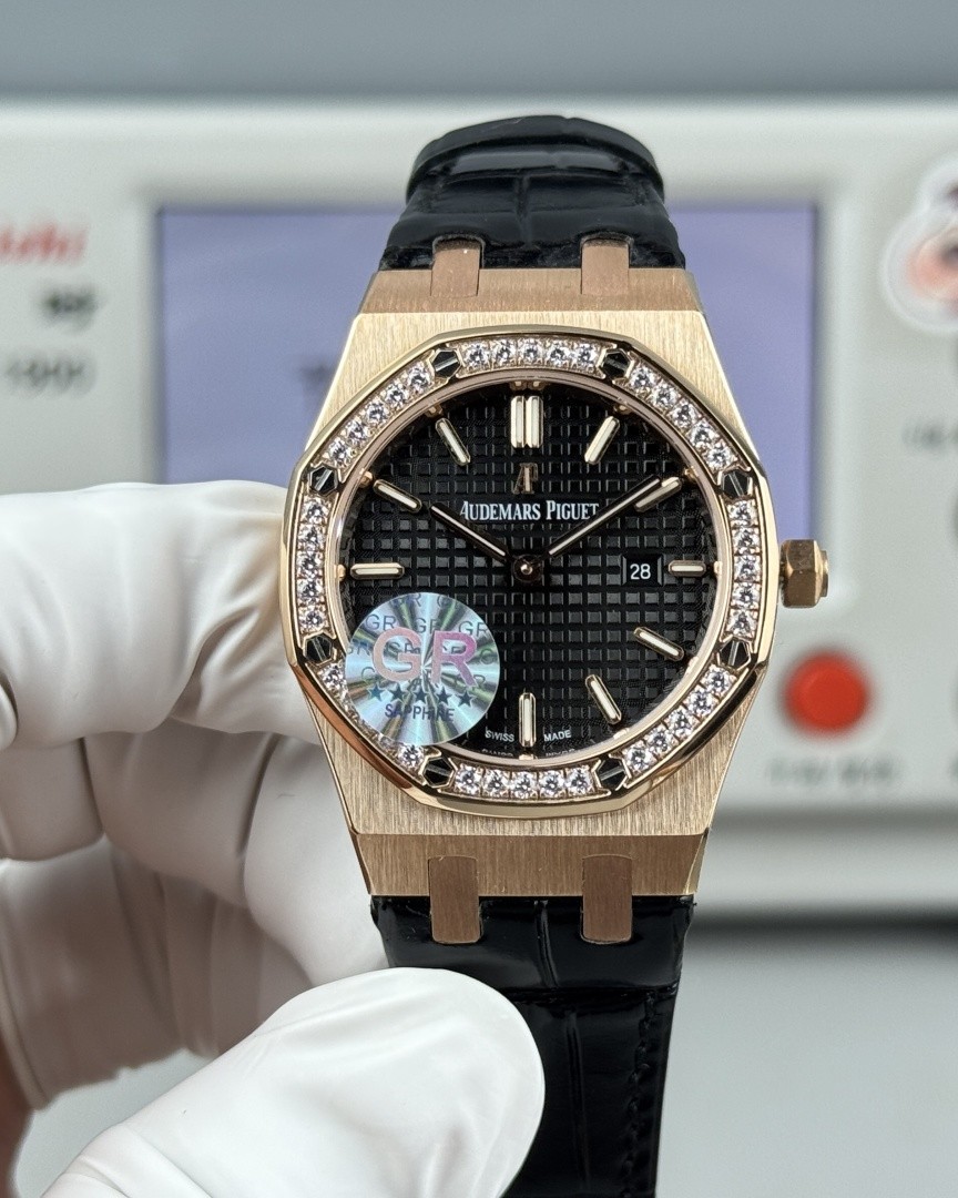 GR | 쿼츠 무브먼트 l 33mm l 오데마 피게 로열 오크 67651