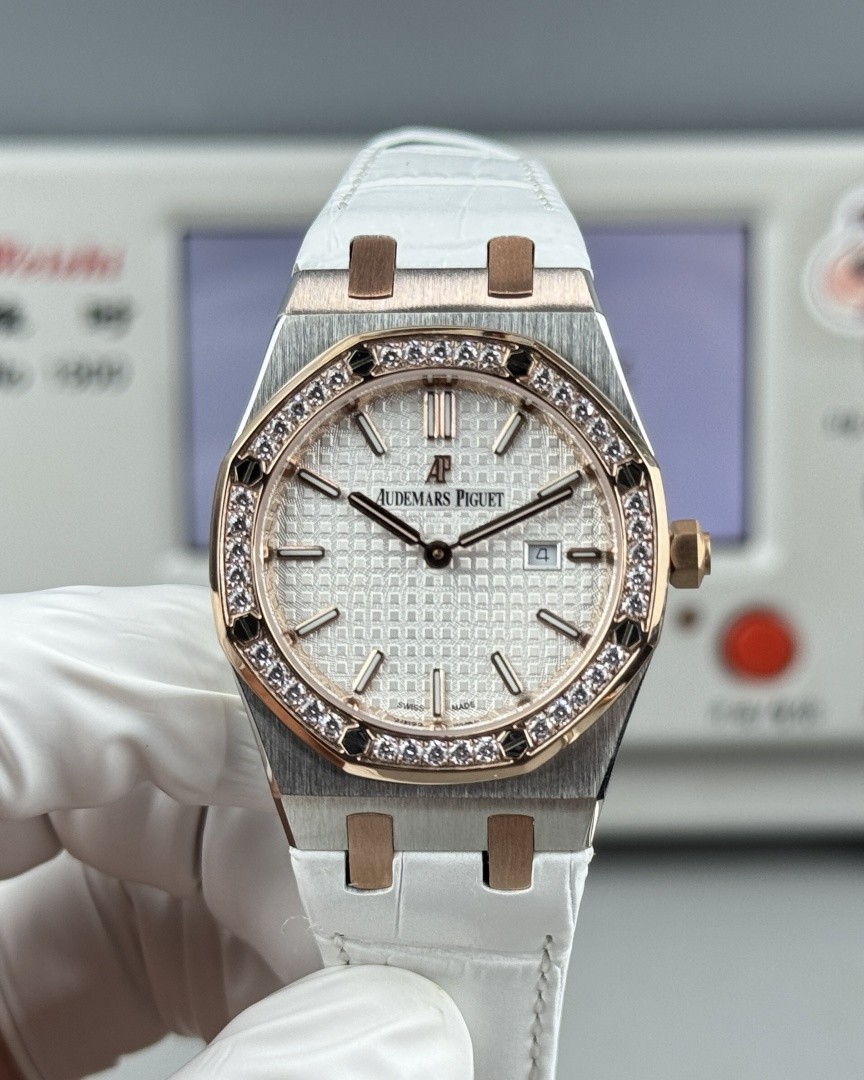 GR | 쿼츠 무브먼트 l 33mm l 오데마 피게 로열 오크 67651