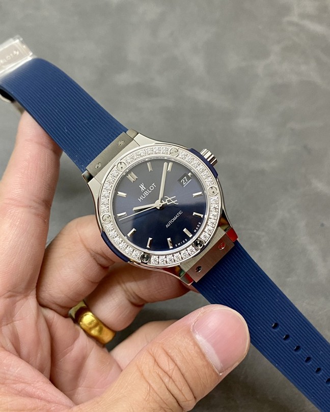 HB l HUB1110 l 38mm l Hublot Classic Fusion