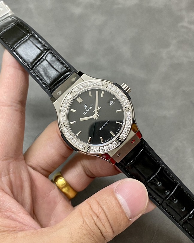 HB l HUB1110 l 38mm l Hublot Classic Fusion