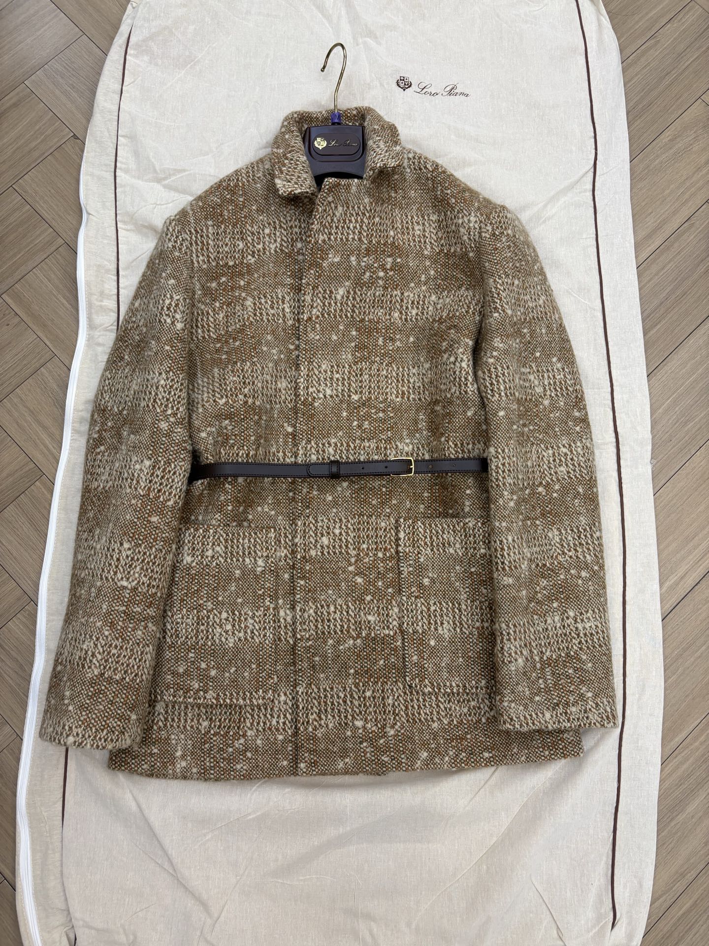 로로피아나 필립 코트