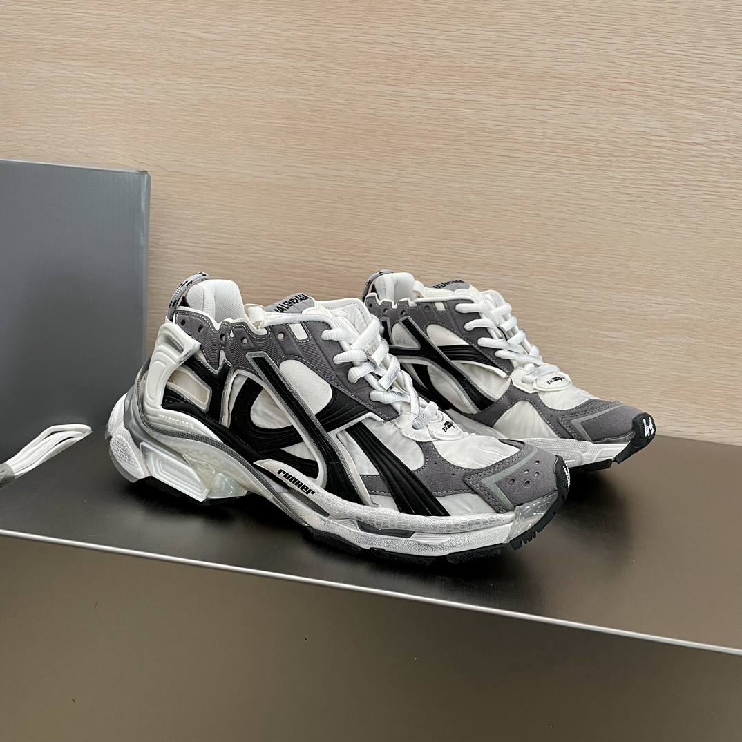 발렌시아가 25SS  Runner 7.5  스니커즈