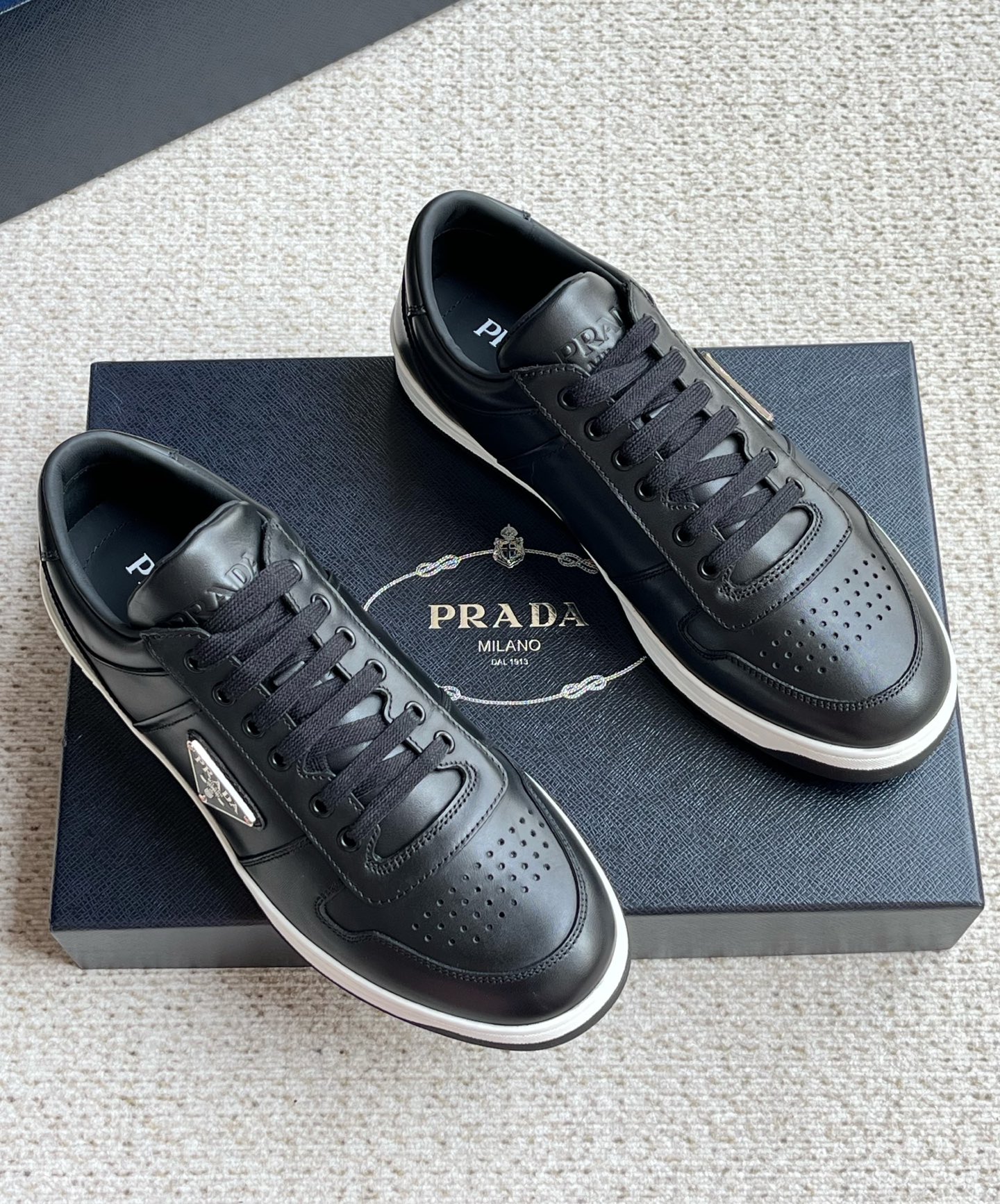 Prada 다운타운 로우탑 스니커즈