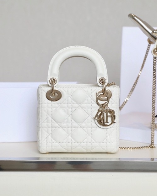 디올 Lady Dior  mini 17*15*7cm