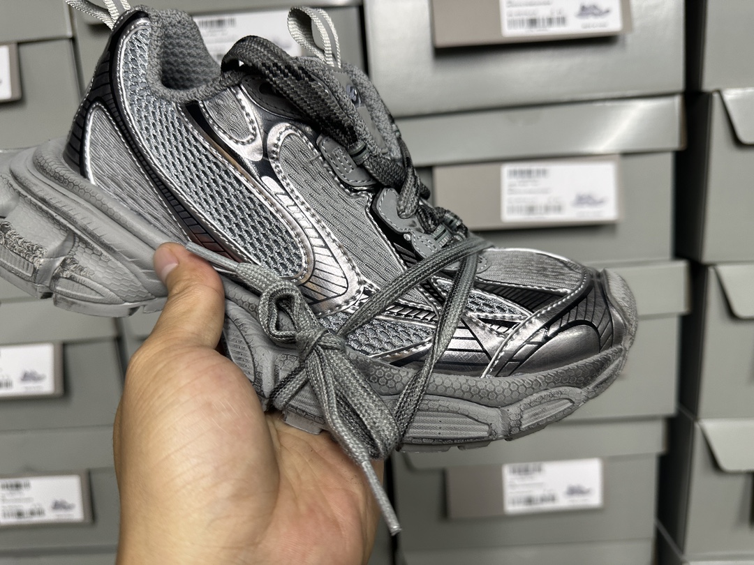 BALENCIAGA 3XL Sneakers