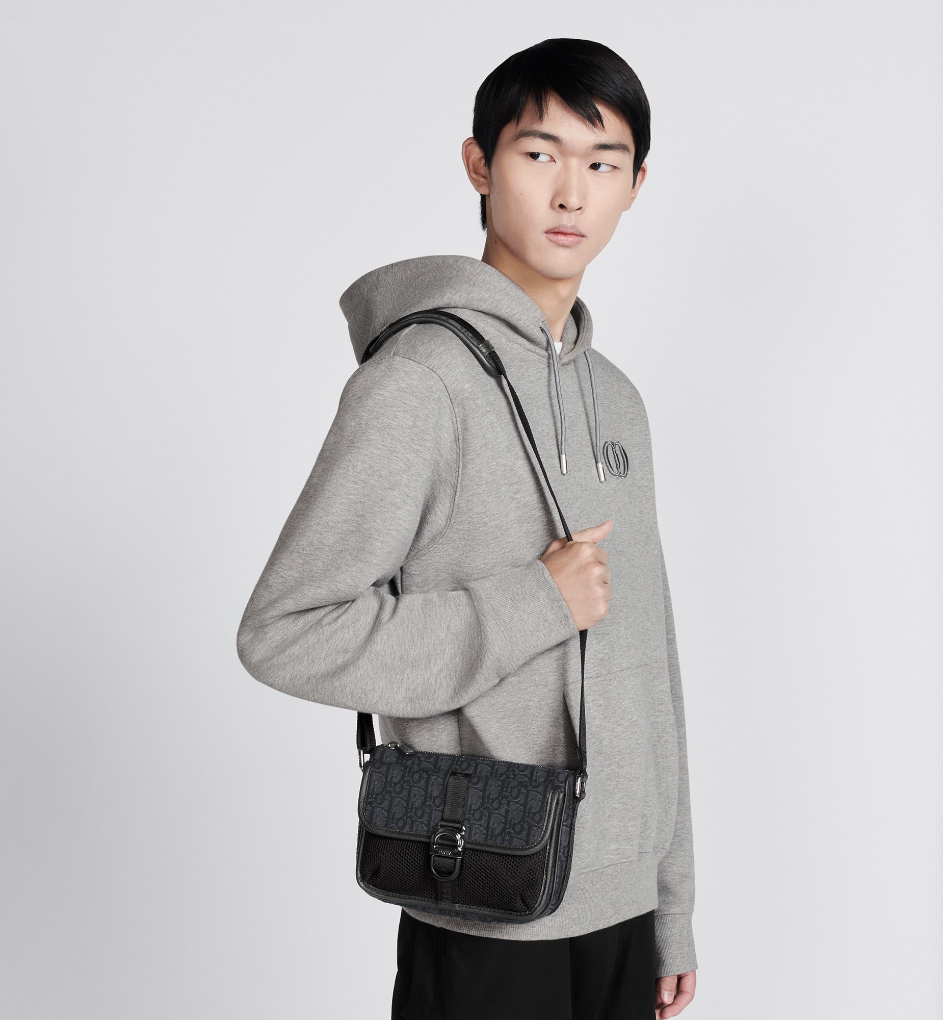 디올 남성 메신저 백 2ESWS006YKY_H27E 18.5 x 13 x 4