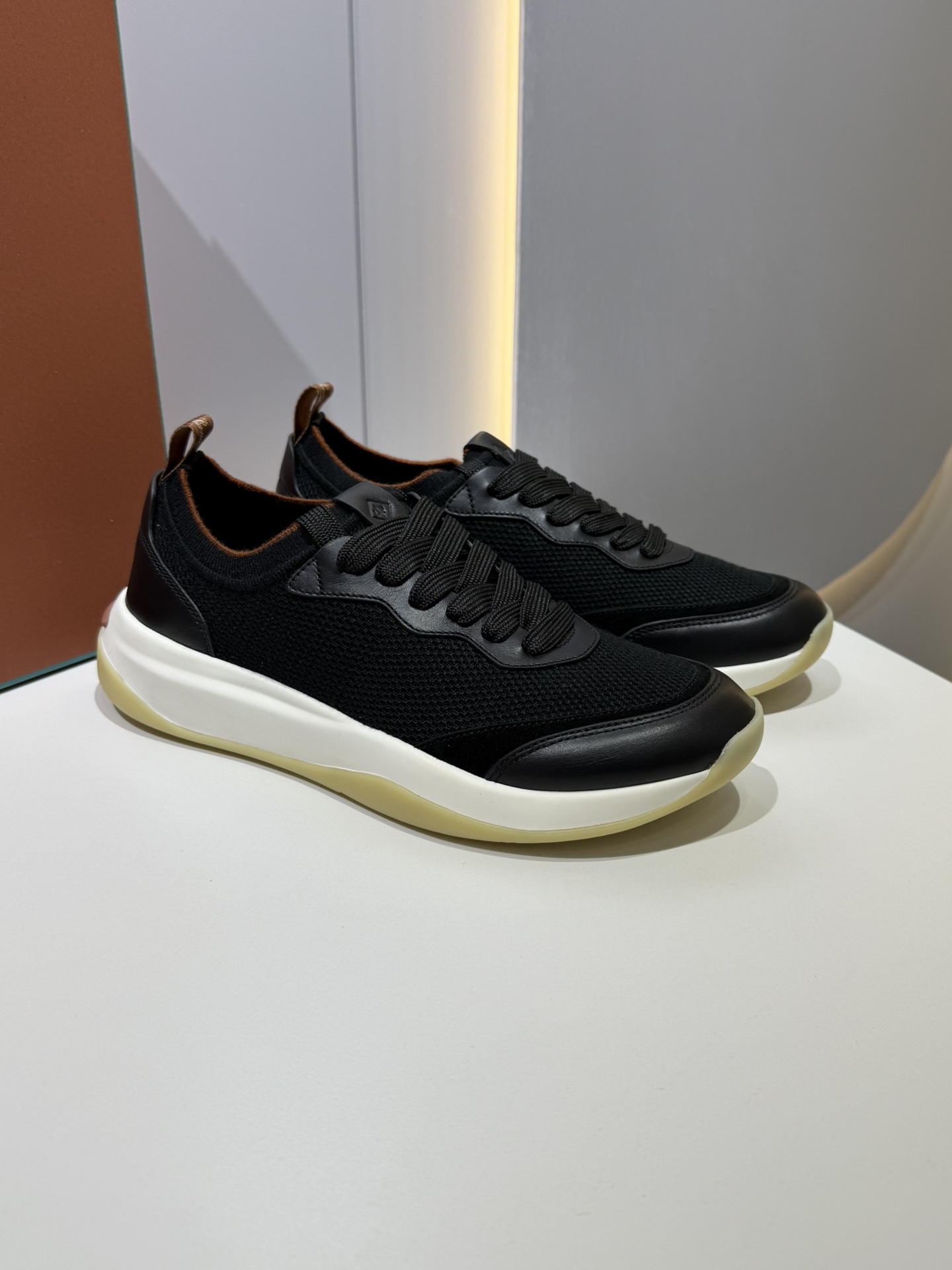 410 LP Walk Wish Sneaker