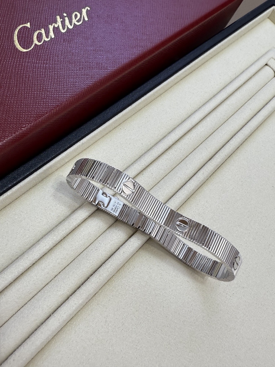 까르띠에 러브 언리미티드 팔찌 B6088917