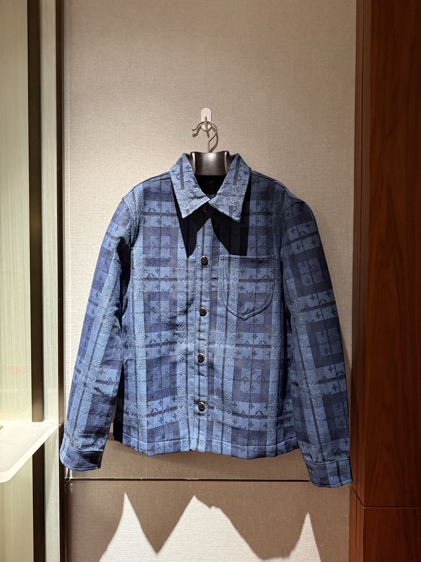 1AIK96 모노그램 타탄 데님 오버셔츠