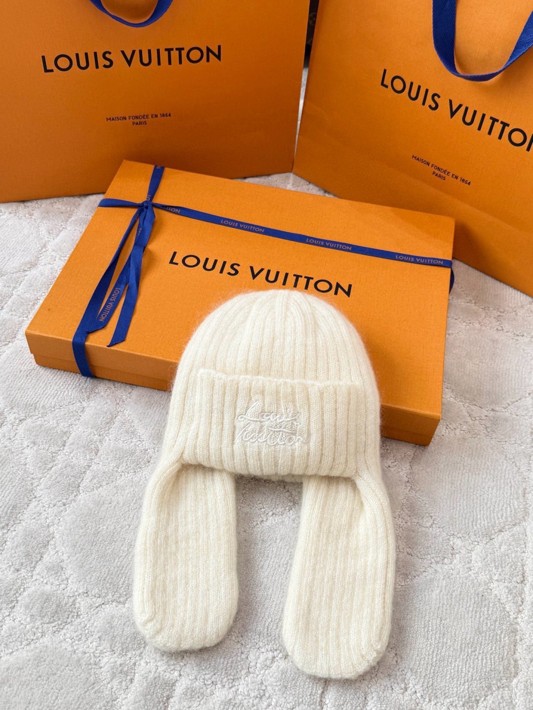 M97733 LV Script Beanie
