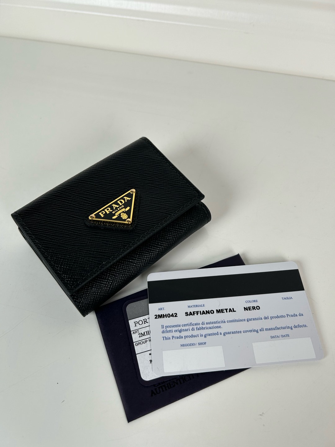 프라다 사피아노 3단 미니 지갑 QHH 1MH042