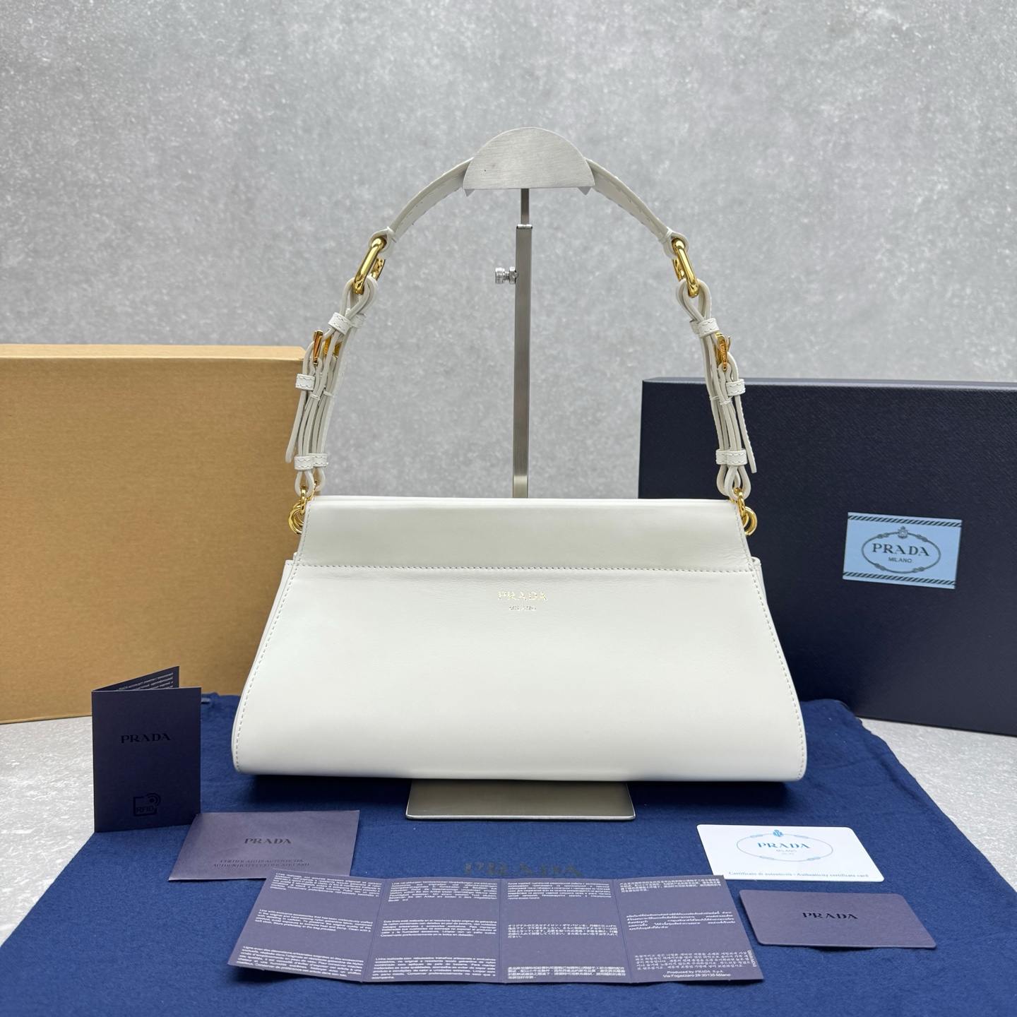 프라다 미디엄 숄더백 1BC262 32×11×15cm