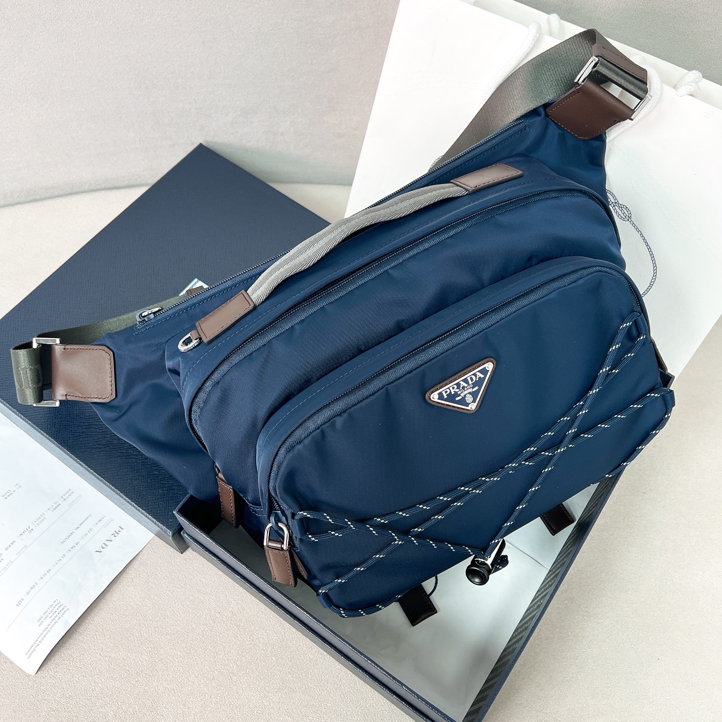 프라다 크로스 숄더백 2VH201  30x22x10cm