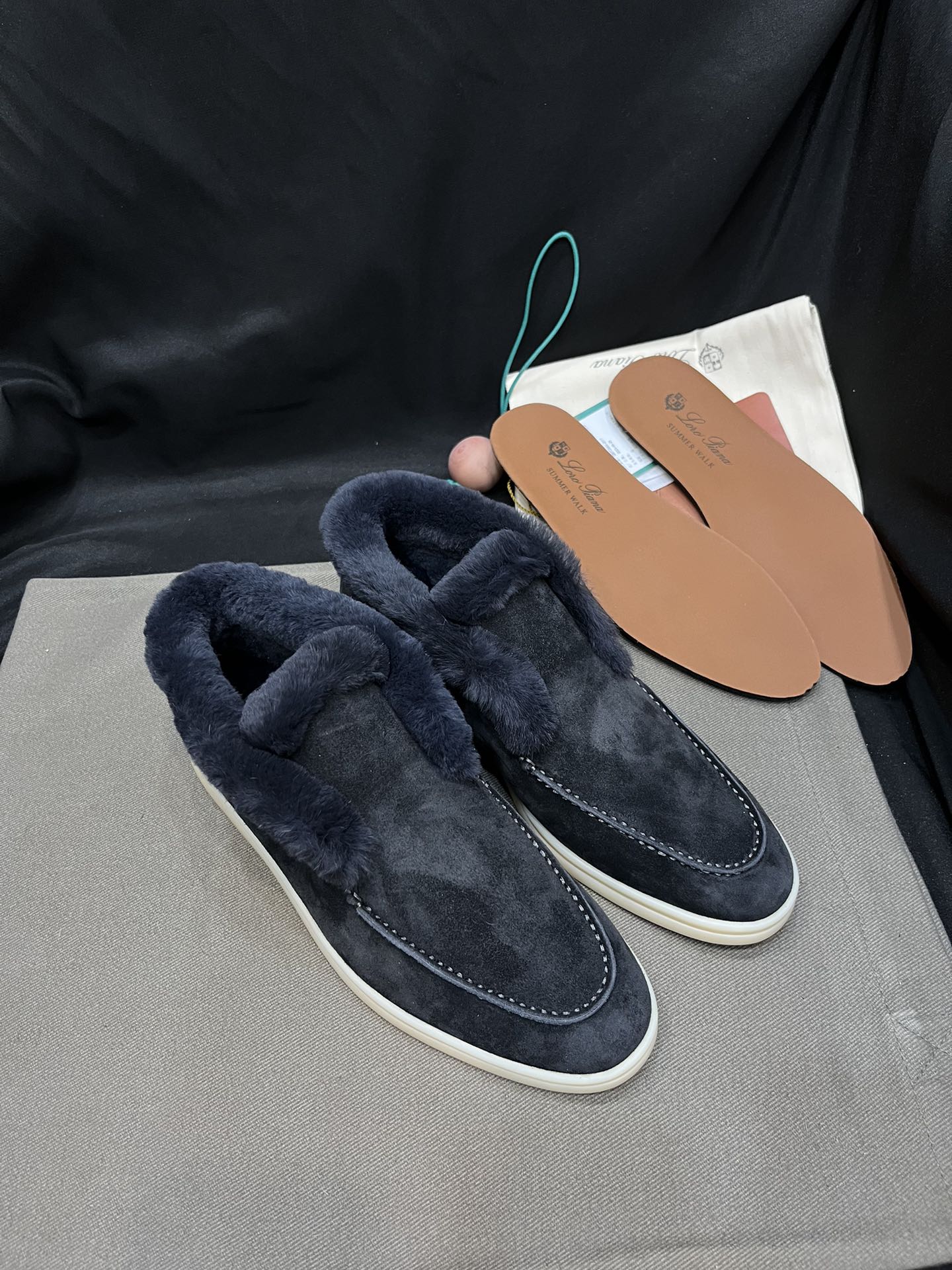 로로피아나 썸머 참 워크 양털